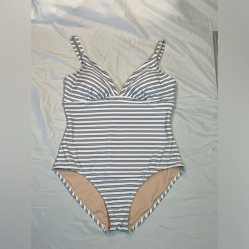 Kona Sol stripe one piece High Coverage Swimsuit Size L‎